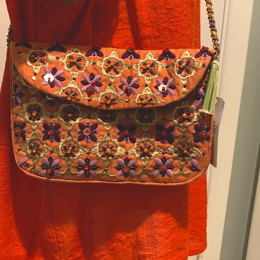 Cute fabric and bead purse - Picture 2 of 9